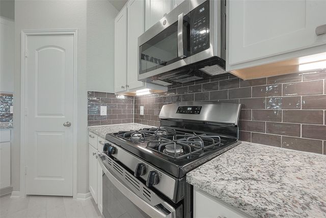 32627 Dew Crest Street, Fulshear, TX 77423