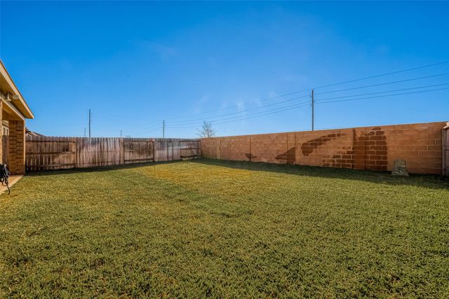 32627 Dew Crest Street, Fulshear, TX 77423