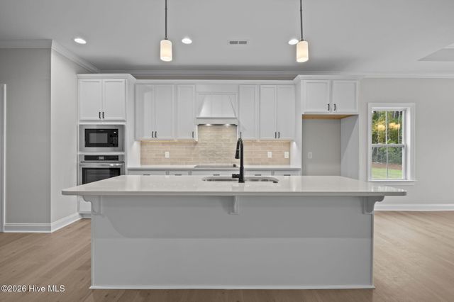 949 Hunter Grace Drive, Winterville, NC 28590