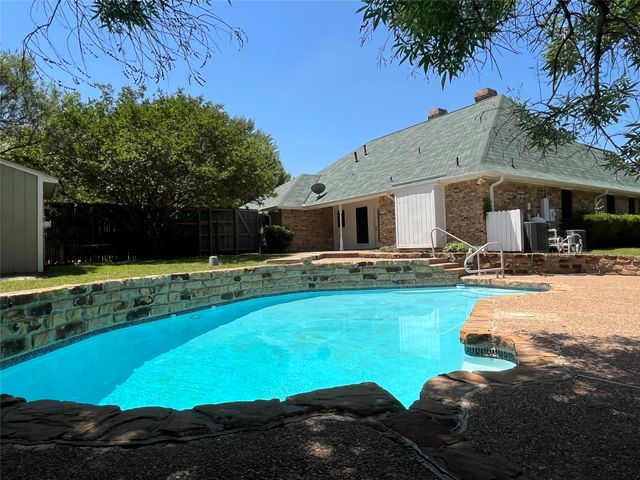 627 Meadowbrooke Place, Duncanville, TX 75137