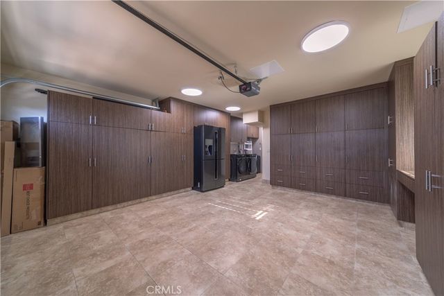 902 E WALNUT Avenue, Burbank, CA 91501