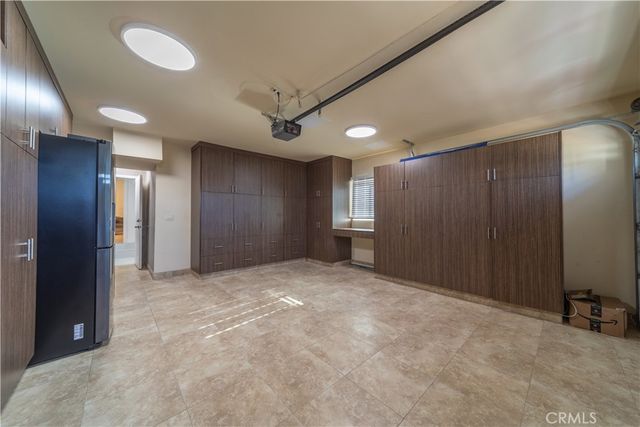 902 E WALNUT Avenue, Burbank, CA 91501