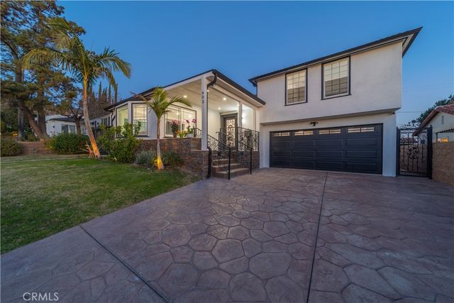 902 E WALNUT Avenue, Burbank, CA 91501