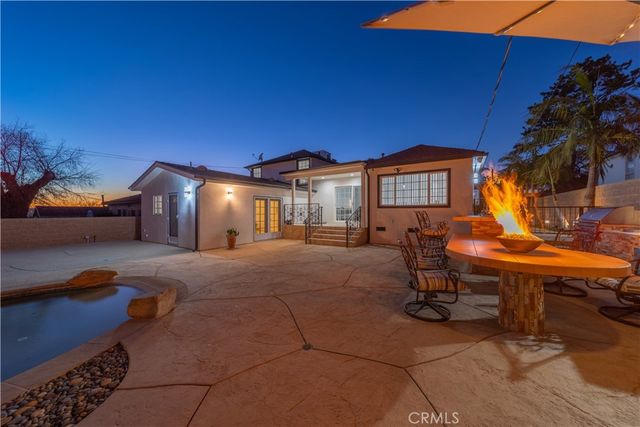 902 E WALNUT Avenue, Burbank, CA 91501