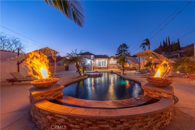 902 E WALNUT Avenue, Burbank, CA 91501