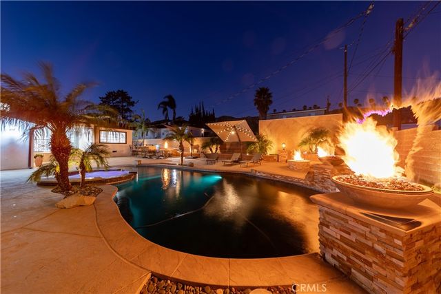 902 E WALNUT Avenue, Burbank, CA 91501
