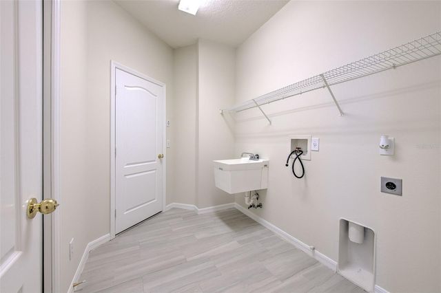 13760 OGAKOR DRIVE, Riverview, FL 33579