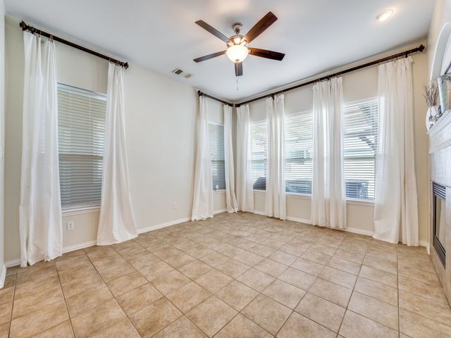 1517 Carriage Lane, Savannah, TX 76227