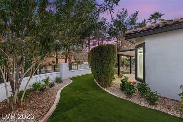 9029 Rivers Edge Drive, Las Vegas, NV 89117