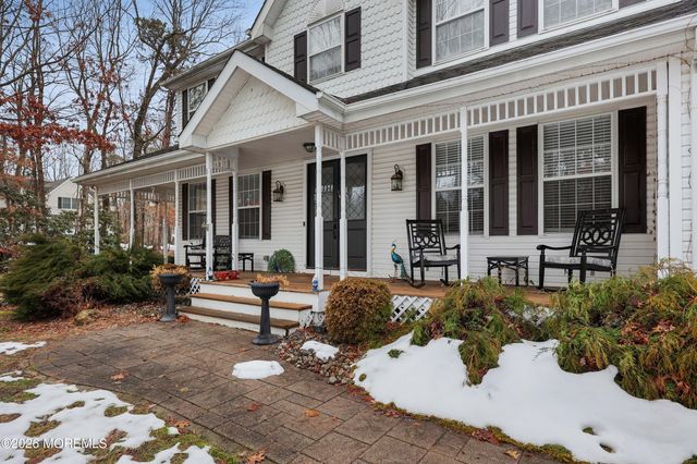 9 Amanda Lane, Howell, NJ 07731