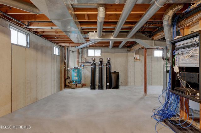 9 Amanda Lane, Howell, NJ 07731