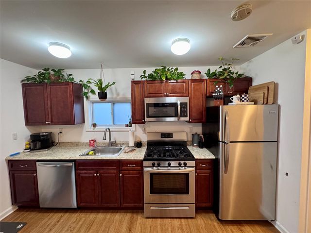 107 Baden Place, Staten Island, NY 10306