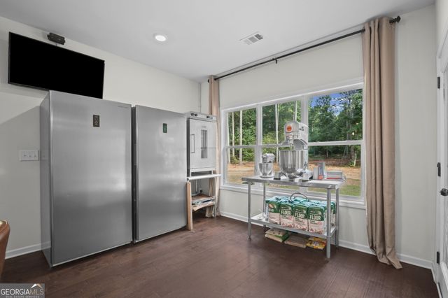 242 Roberts Pond Road, Senoia, GA 30276