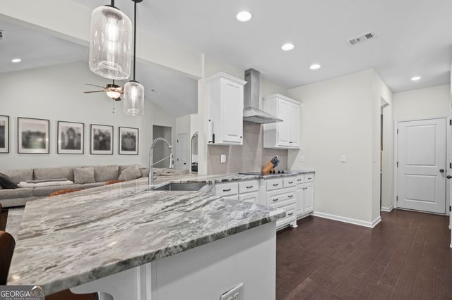 242 Roberts Pond Road, Senoia, GA 30276