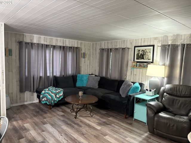 122 PARKDALE Cir, Grants Pass, OR 97527