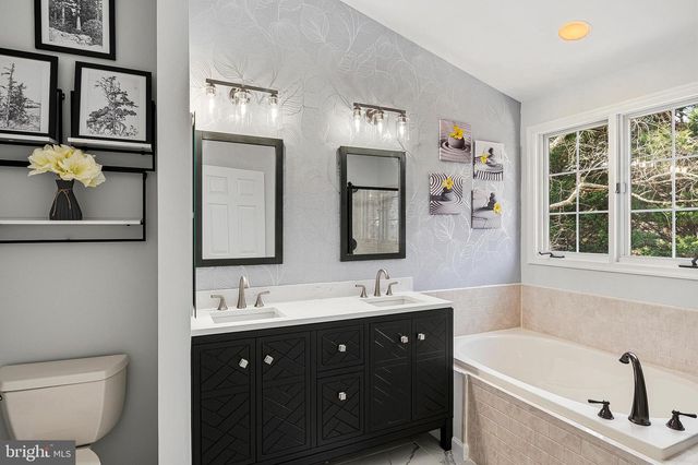 13416 FAIRLAND PARK DR, Silver Spring, MD 20904