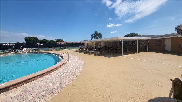 132 Andover F 132, West Palm Beach, FL 33417