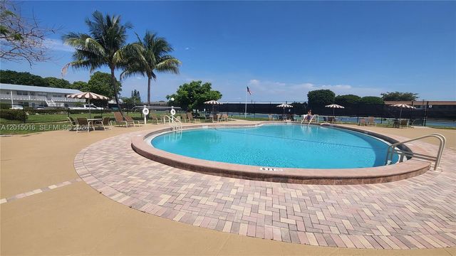 132 Andover F 132, West Palm Beach, FL 33417