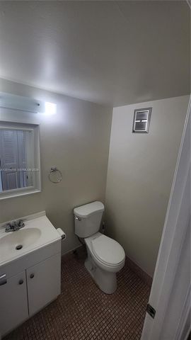 132 Andover F 132, West Palm Beach, FL 33417