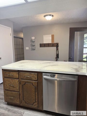 1565 Parkwood Circle, Idaho Falls, ID 83401