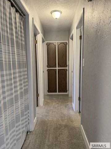 1565 Parkwood Circle, Idaho Falls, ID 83401