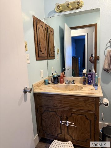 1565 Parkwood Circle, Idaho Falls, ID 83401