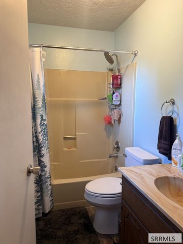 1565 Parkwood Circle, Idaho Falls, ID 83401