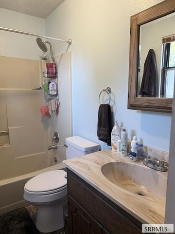 1565 Parkwood Circle, Idaho Falls, ID 83401