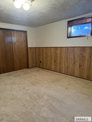 1565 Parkwood Circle, Idaho Falls, ID 83401
