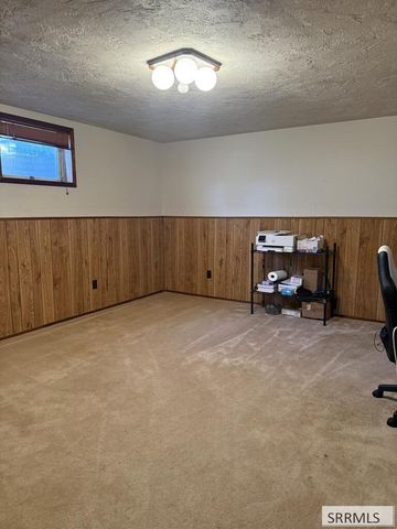 1565 Parkwood Circle, Idaho Falls, ID 83401