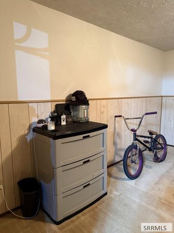 1565 Parkwood Circle, Idaho Falls, ID 83401