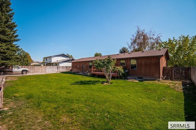 1565 Parkwood Circle, Idaho Falls, ID 83401