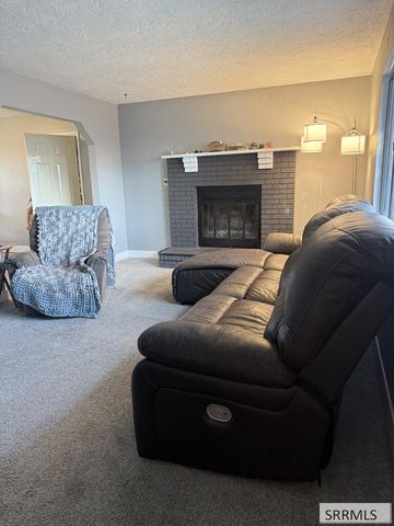 1565 Parkwood Circle, Idaho Falls, ID 83401