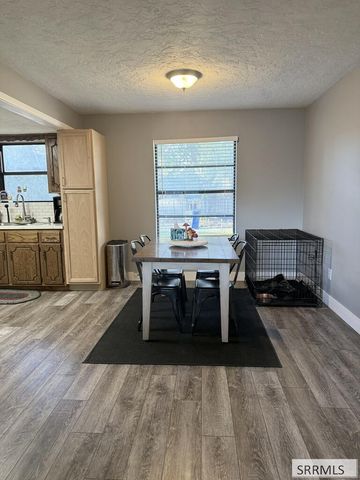 1565 Parkwood Circle, Idaho Falls, ID 83401