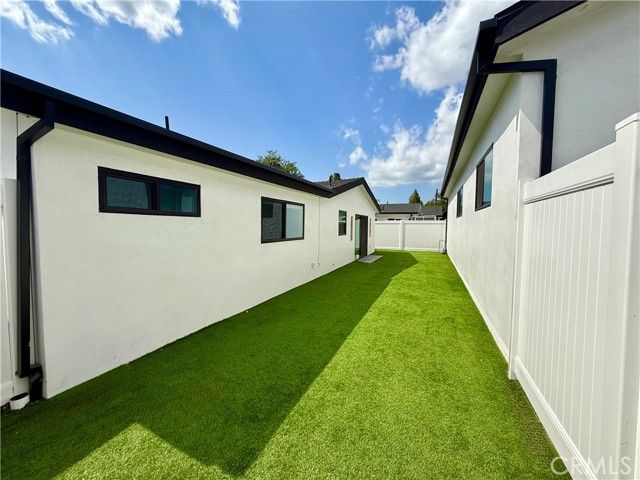 8620 Lubao Avenue, Winnetka (los Angeles), CA 91306