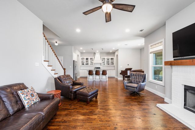 649 Prairie Avenue, Aledo, TX 76008