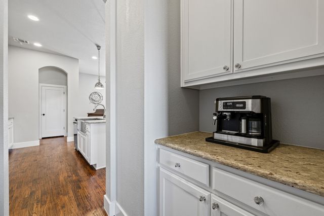 649 Prairie Avenue, Aledo, TX 76008