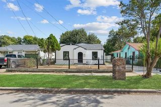 1406 Mentor, Dallas, TX 75216