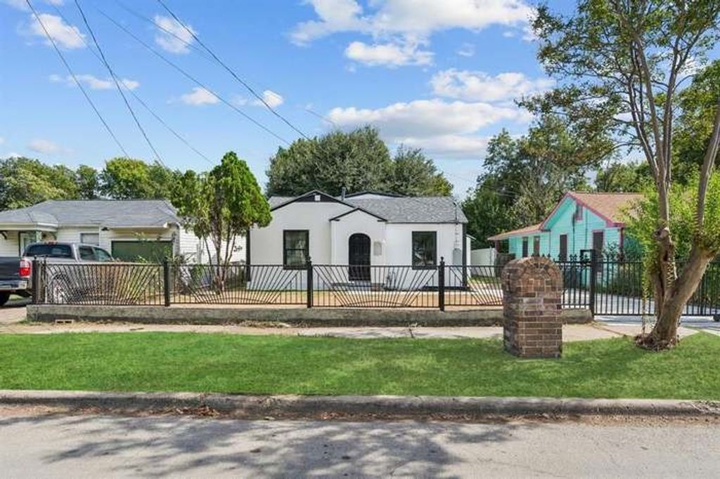 1406 Mentor, Dallas, TX 75216