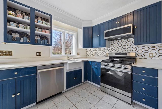 32 Everett Road, Buzzards Bay, MA 02532