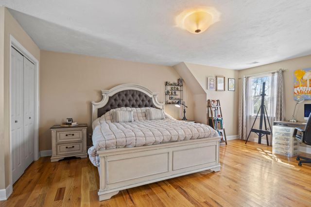 32 Everett Road, Buzzards Bay, MA 02532