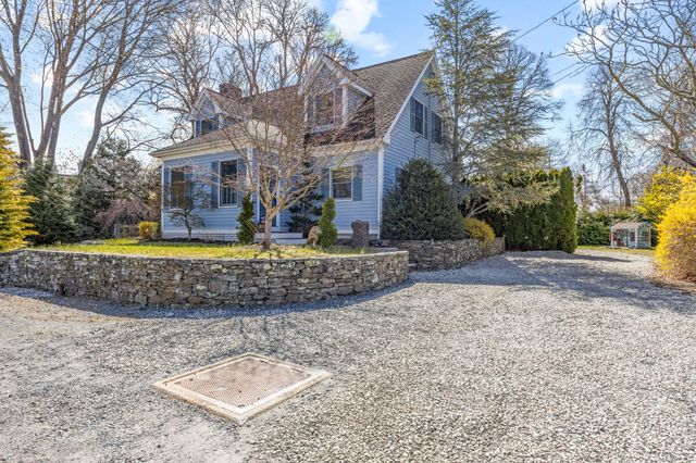 32 Everett Road, Buzzards Bay, MA 02532