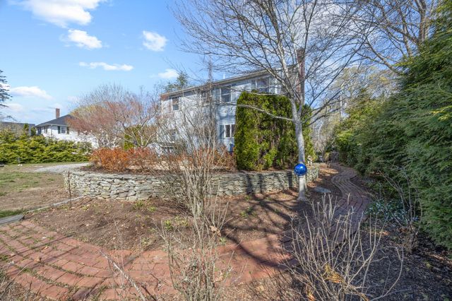 32 Everett Road, Buzzards Bay, MA 02532