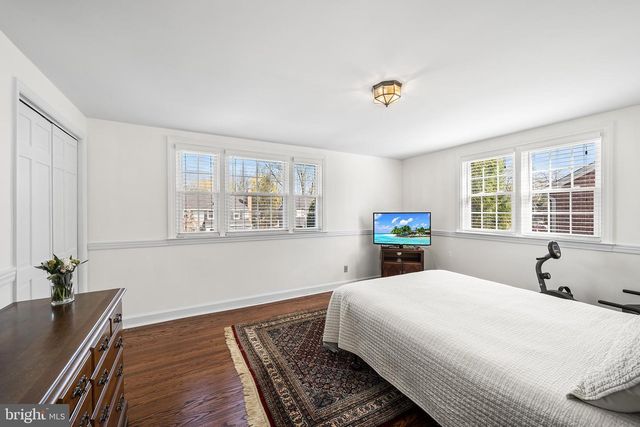137 BARCLADEN RD, Bryn Mawr, PA 19010