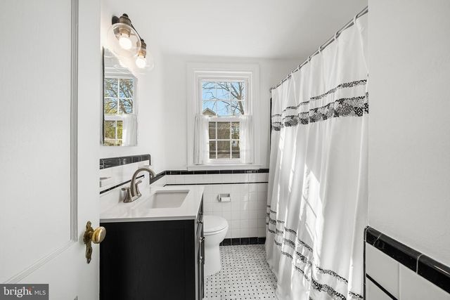 137 BARCLADEN RD, Bryn Mawr, PA 19010
