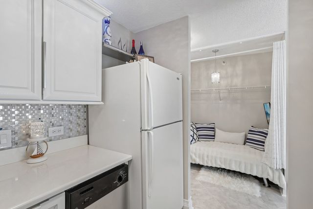 440 N McClurg Court 607, Chicago, IL 60611