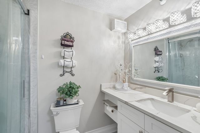 440 N McClurg Court 607, Chicago, IL 60611