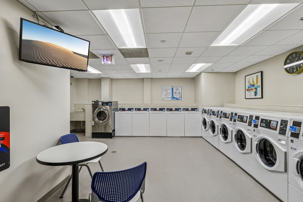 Image 13 of property listing at 440 N McClurg Court 607, Chicago, IL 60611