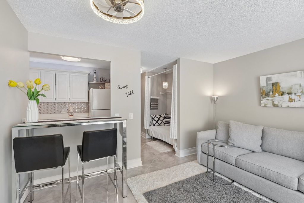 Image 3 of property listing at 440 N McClurg Court 607, Chicago, IL 60611