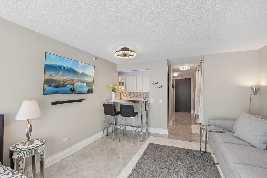 Image 4 of property listing at 440 N McClurg Court 607, Chicago, IL 60611